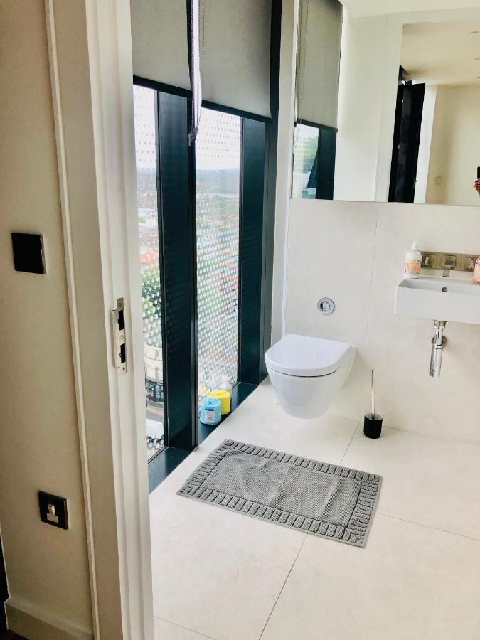 Luxury 2 Bedroom Apartment 20 Min From Central London Eksteriør bilde
