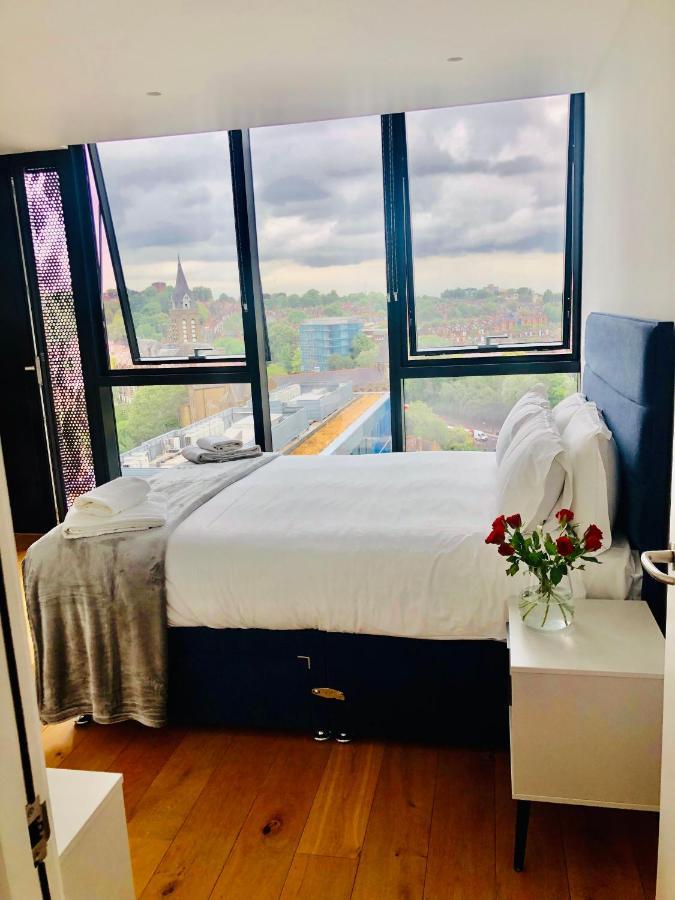 Luxury 2 Bedroom Apartment 20 Min From Central London Eksteriør bilde